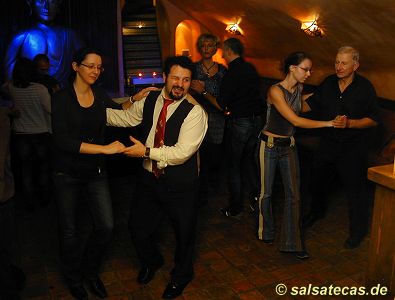 Salsa in der Buddha-Bar (B-Bar) in Aachen