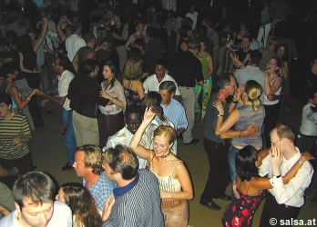 Salsa im Gangolf in Bonn - anklicken zum Vergr��ern - click to enlarge