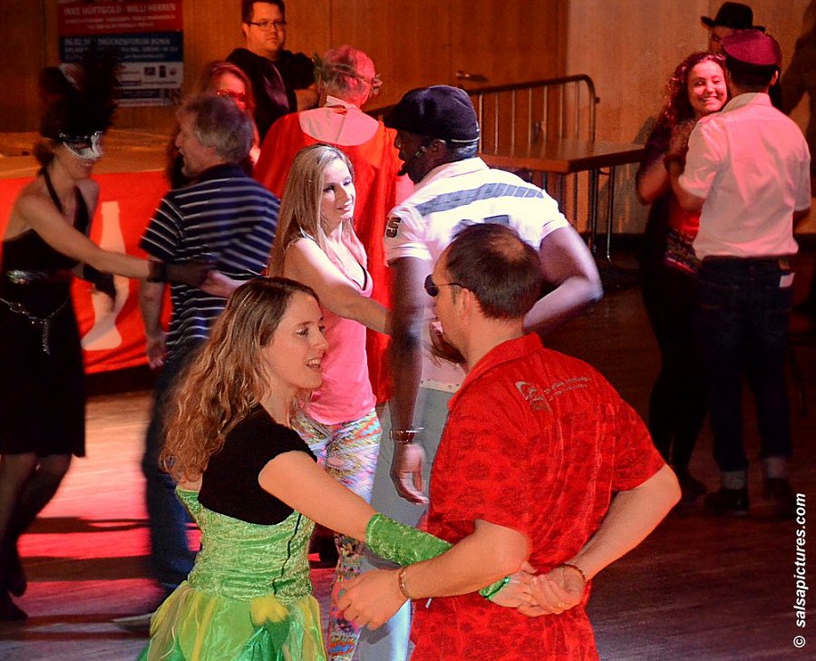 Karneval: Mundo Caribeno im Br&uuml;ckenforum