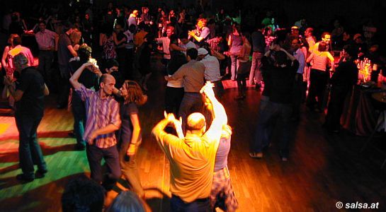 Salsa in Bonn: Mundo Caribeno im Br&uuml;ckenforum