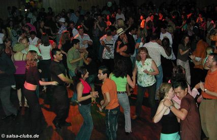 Salsa Bonn: Br&uuml;ckenforum