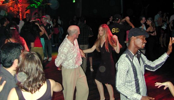 Salsa in Bonn: Mundo Caribeno im Br&uuml;ckenforum