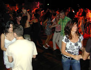 Salsa in Bonn: Mundo Caribeno im Br&uuml;ckenforum (hier: Salsa-Marathon-Party