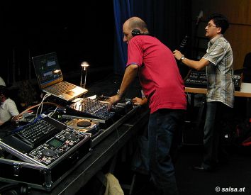 Salsa Bonn: Br�ckenforum (anklicken zum Vergroessern)