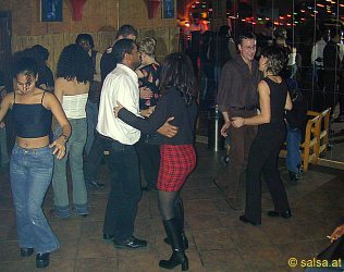 Salsa im El Paraiso (anklicken zum Vergr��ern, mit ALT+F4 wieder schliessen)