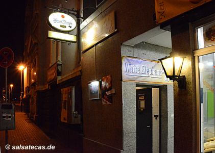 White Elephant, Gie&szlig;en