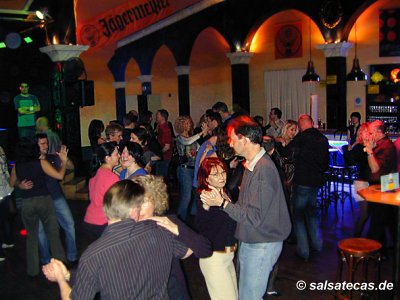 Salsa in H�hr-Grenzhausen bei Koblenz: die Gass