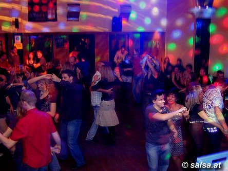 Salsa in H�hr-Grenzhausen bei Koblenz: die Gass
