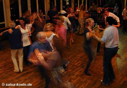 Salsa in Köln: Nonni Club