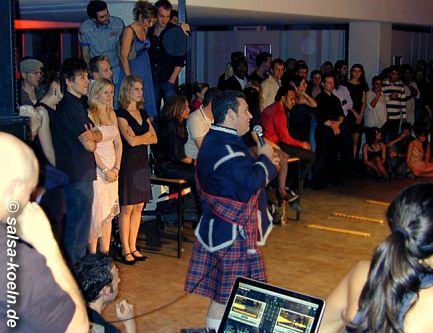 Köln: Salsa in der Uni-Mensa