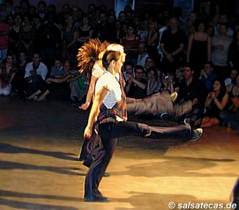 Köln: Salsa in der Uni-Mensa