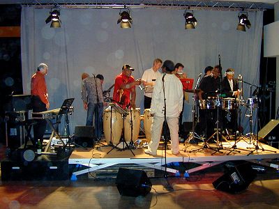 Köln: Salsa in der Uni-Mensa