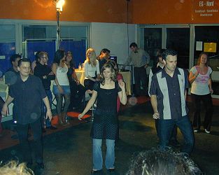 Köln: Salsa in der Uni-Mensa