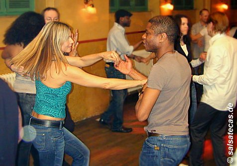 Salsa in Esslingen: Joe Pe&ntilde;as