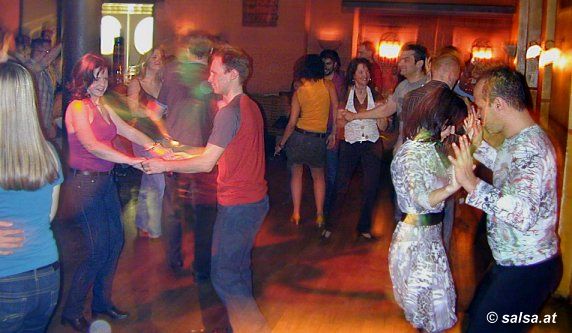Salsa in Esslingen: Joe Pe&ntilde;as